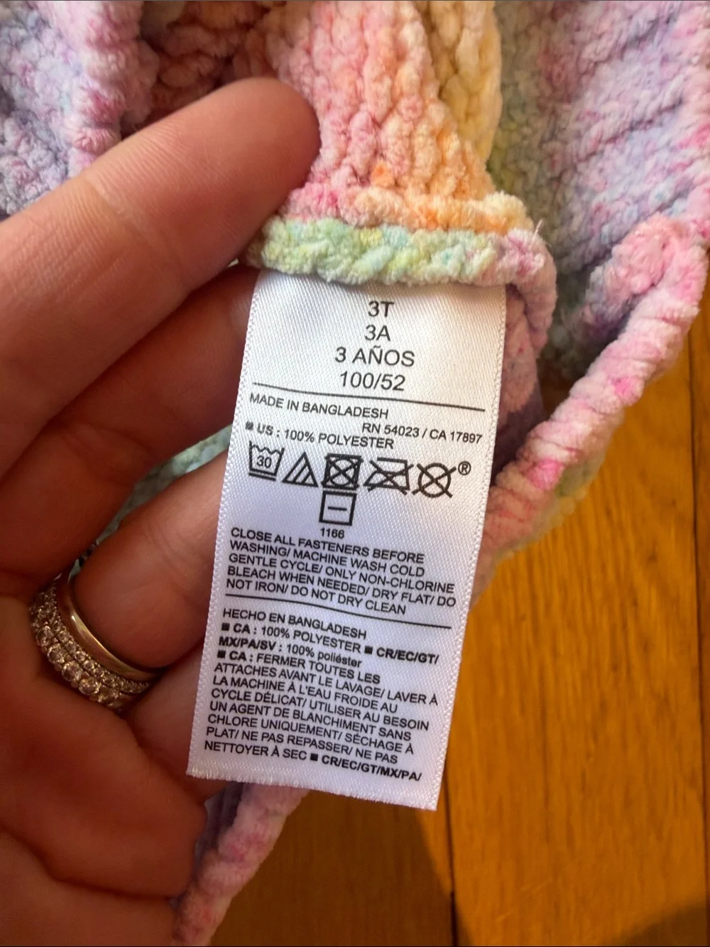 Old Navy Girls Textured Ombre Rainbow Cardigan Size 3T - C1-326
